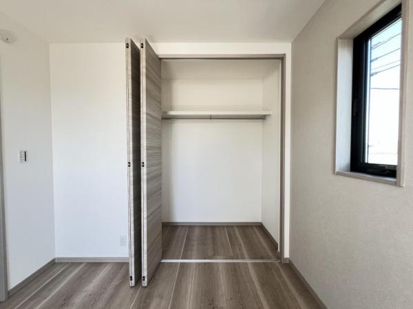 綾瀬市寺尾西２丁目 戸建 収納