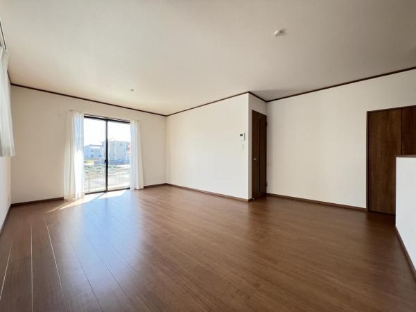 綾瀬市深谷中１丁目 戸建 リビング