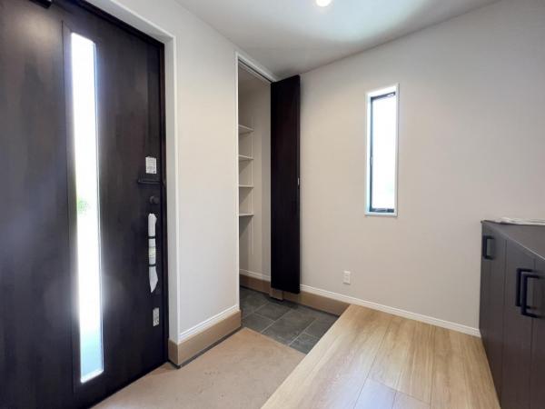 綾瀬市深谷中２丁目 戸建 玄関