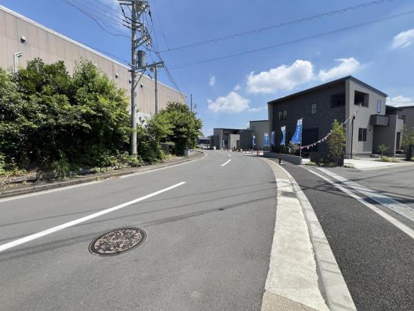 綾瀬市深谷中２丁目 戸建 前面道路含む現地写真
