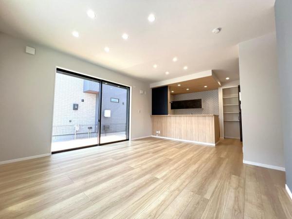 綾瀬市深谷中２丁目 戸建 リビングダイニング