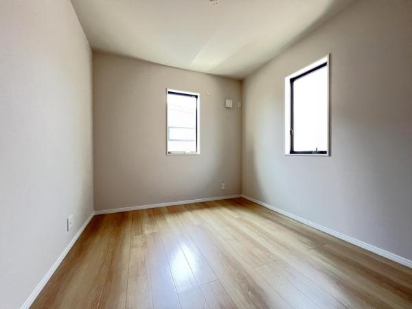 綾瀬市深谷中２丁目 戸建 洋室