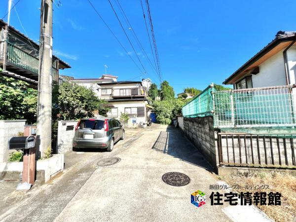 秦野市南矢名 中古戸建 前面道路含む現地写真