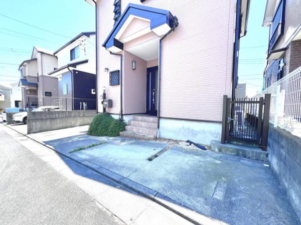 平塚市岡崎 中古戸建 駐車場