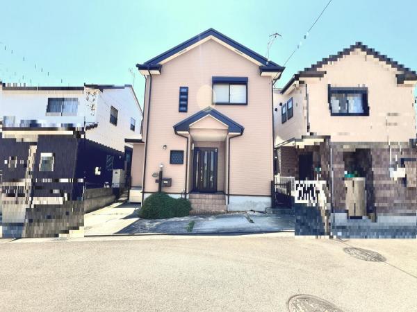 平塚市岡崎 中古戸建 前面道路含む現地写真