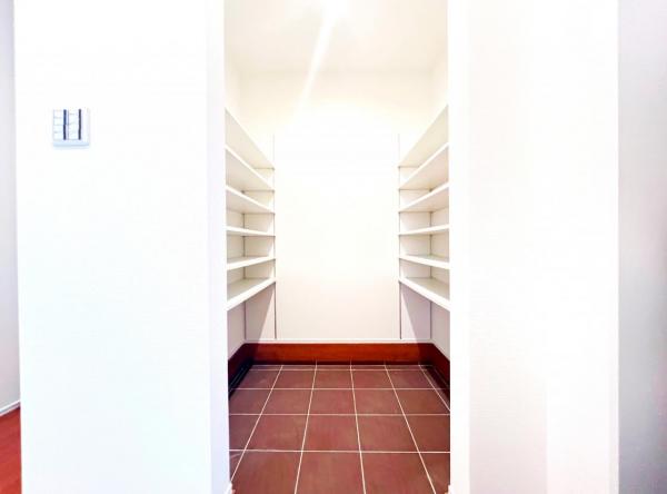 川崎市宮前区犬蔵２丁目 戸建 収納