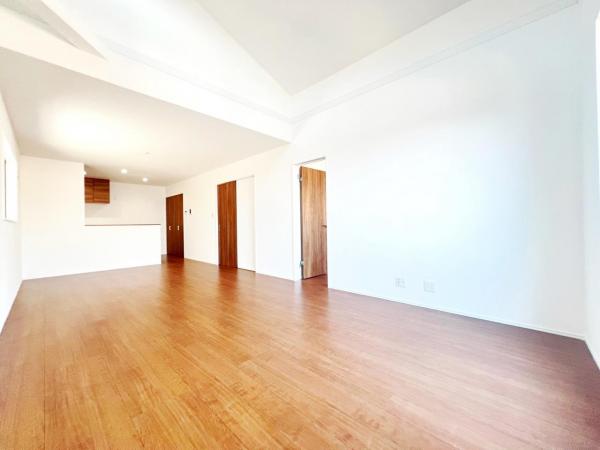 川崎市宮前区犬蔵２丁目 戸建 リビングダイニング