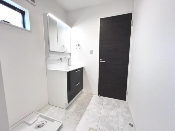 日野市多摩平５丁目　戸建 脱衣所