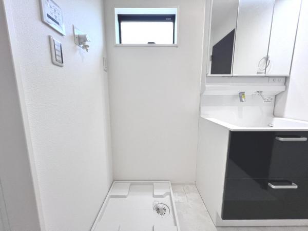 日野市多摩平５丁目　戸建 ランドリースペース