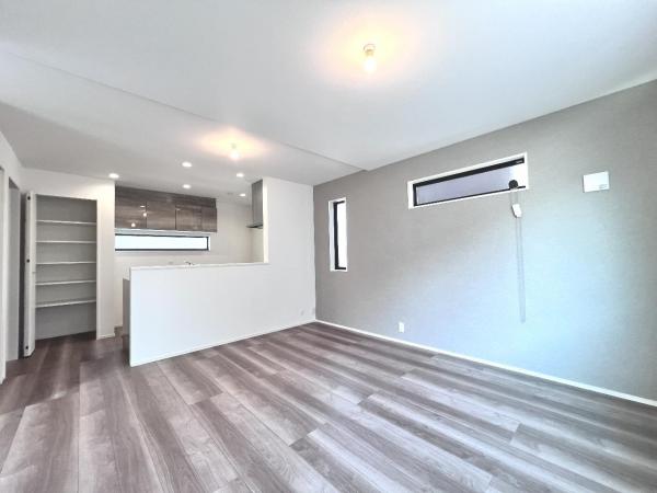 日野市多摩平５丁目　戸建 リビング