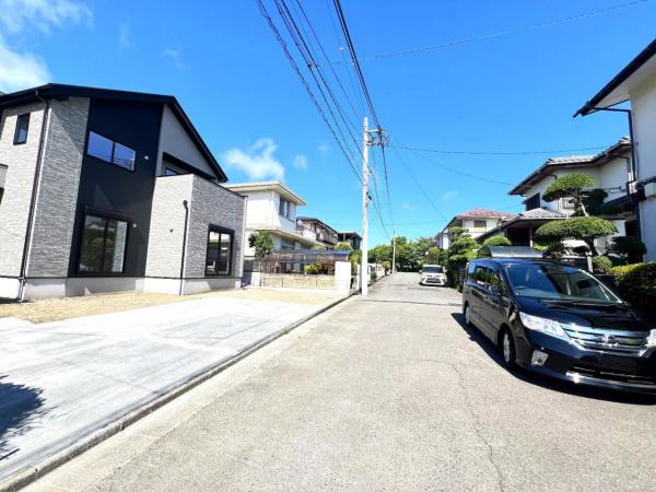 横浜市栄区桂台南１丁目 戸建 前面道路含む現地写真