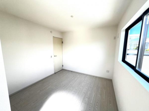 横浜市栄区桂台南１丁目 戸建 洋室