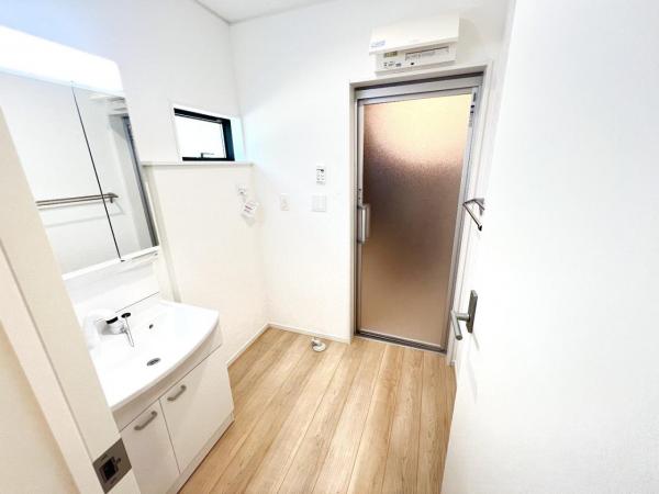 柏市新逆井 第8 ランドリースペース