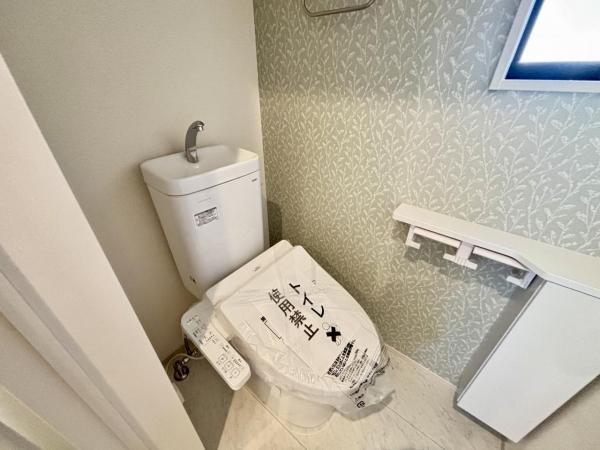 横浜市金沢区高舟台２丁目 戸建 トイレ