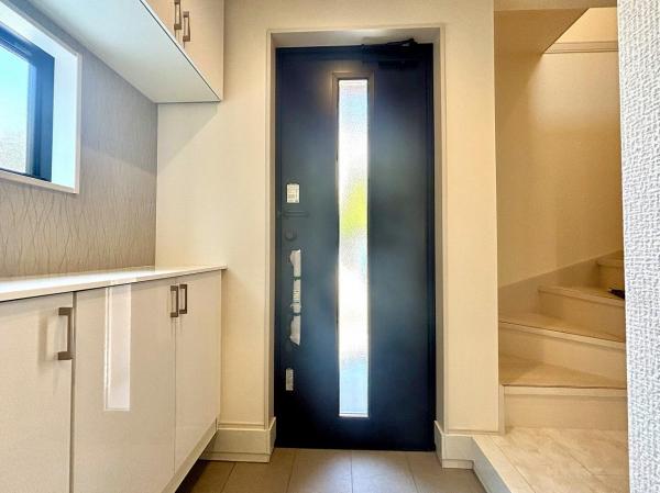 横浜市金沢区高舟台２丁目 戸建 玄関