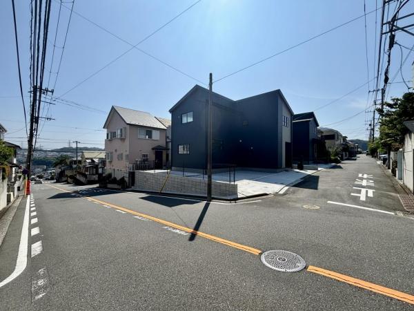 横浜市金沢区高舟台２丁目 戸建 前面道路含む現地写真