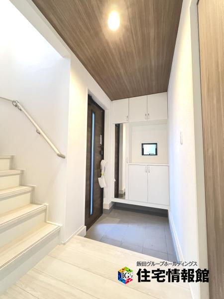 狭山市広瀬台10期2棟 玄関