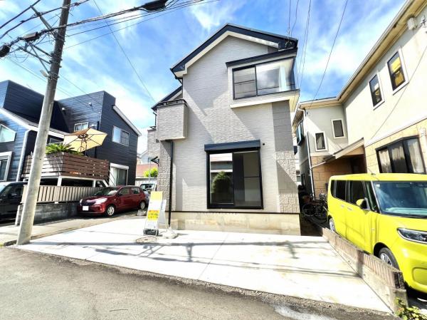 伊勢原市串橋 中古戸建 前面道路含む現地写真