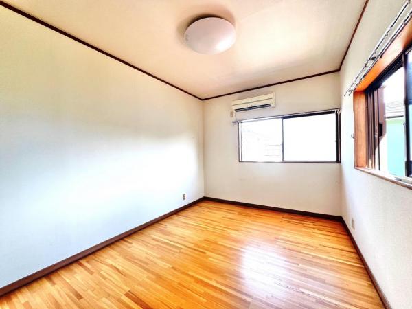 伊勢原市坪ノ内 中古戸建 寝室