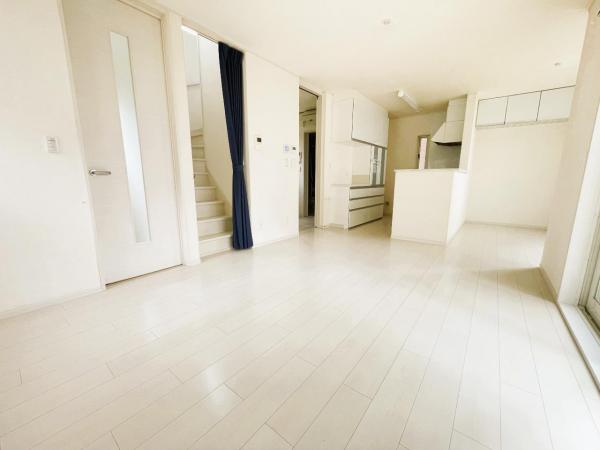 小田原市久野 中古戸建 リビング