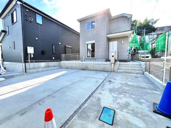 伊勢原市沼目４丁目 戸建 駐車場