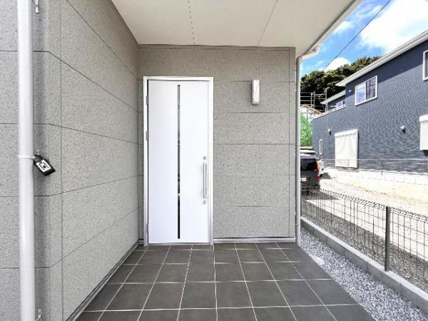 伊勢原市沼目４丁目 戸建 玄関