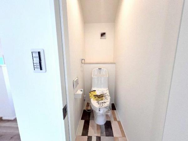 伊勢原市沼目４丁目 戸建 トイレ
