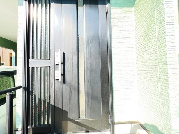 横浜市瀬谷区北新 中古戸建 玄関