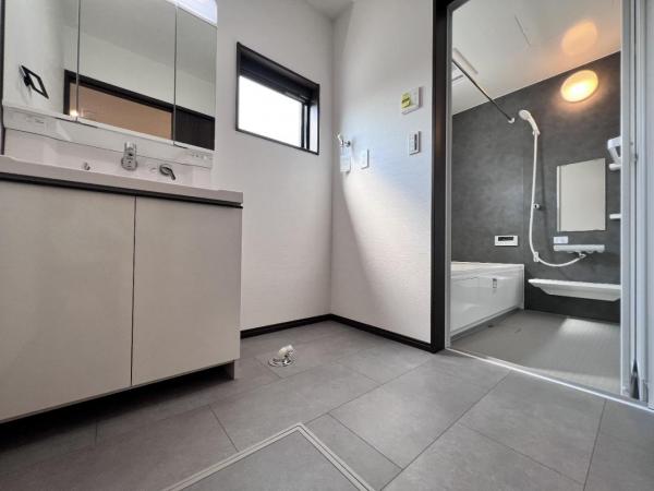 西多摩郡瑞穂町長岡１丁目 戸建 脱衣所