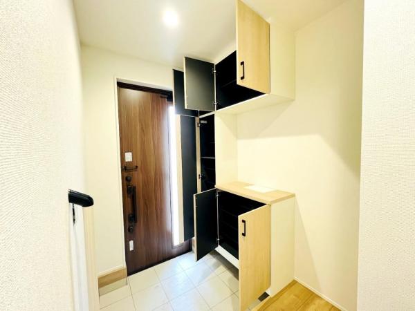 柏市酒井根23ー1期 玄関