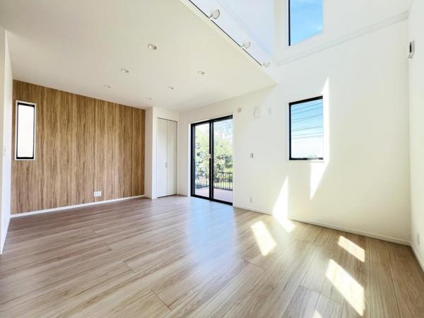 綾瀬市深谷中２丁目 戸建 リビングダイニング