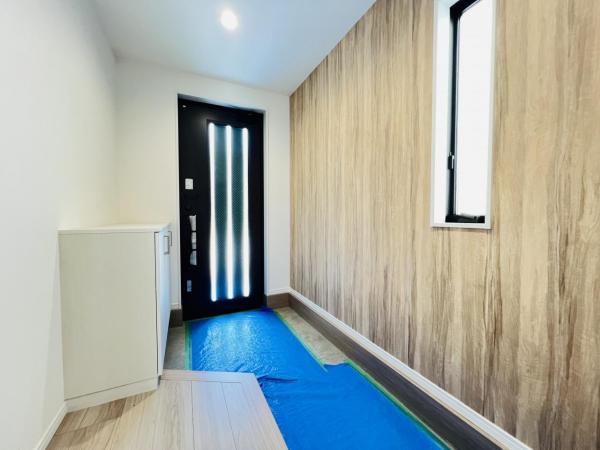 綾瀬市深谷中２丁目 戸建 玄関