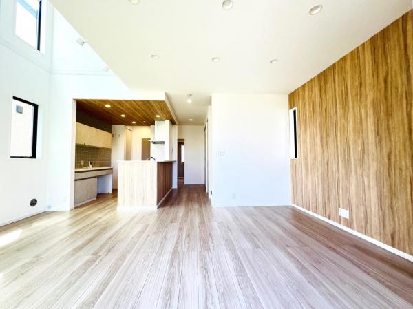 綾瀬市深谷中２丁目 戸建 リビング