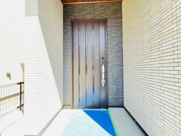 綾瀬市深谷中２丁目 戸建 玄関