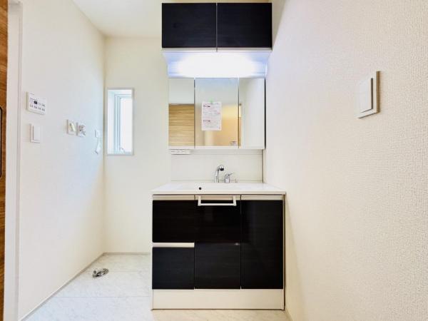 横須賀市岩戸３丁目 戸建 洗面化粧台