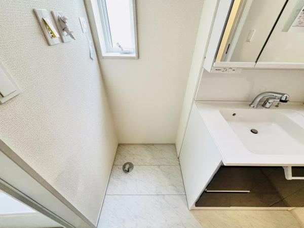 横須賀市岩戸３丁目 戸建 ランドリースペース