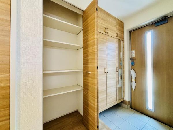 横須賀市岩戸３丁目 戸建 玄関