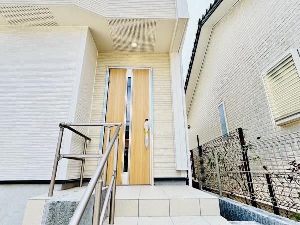 横須賀市岩戸３丁目 戸建 玄関