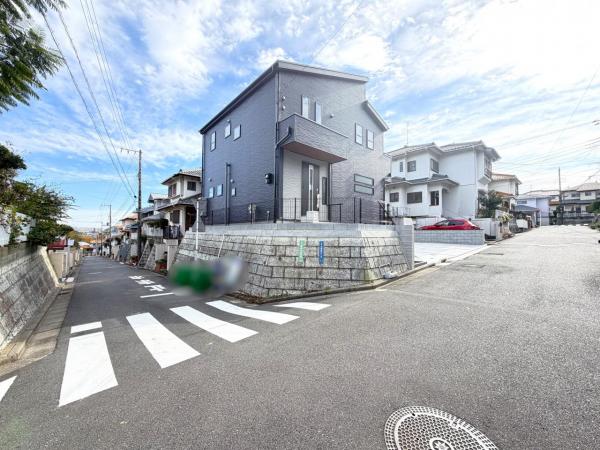 横須賀市湘南鷹取６丁目 戸建 前面道路含む現地写真