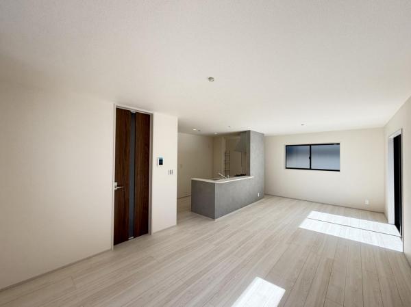 横須賀市湘南鷹取６丁目 戸建 ダイニングキッチン