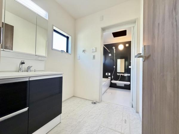 横須賀市湘南鷹取６丁目 戸建 脱衣所