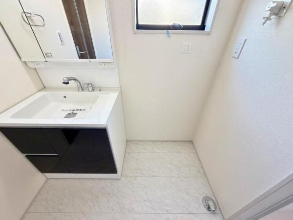 横須賀市湘南鷹取６丁目 戸建 ランドリースペース