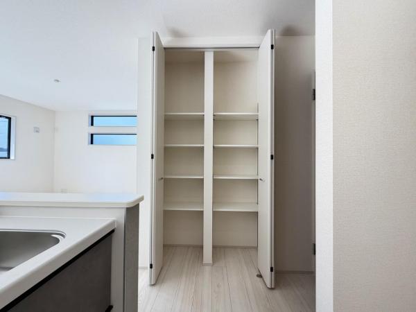 横須賀市湘南鷹取６丁目 戸建 収納