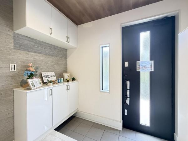 横須賀市湘南鷹取６丁目 戸建 玄関