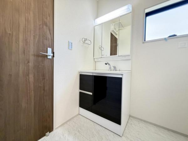 横須賀市湘南鷹取６丁目 戸建 洗面化粧台