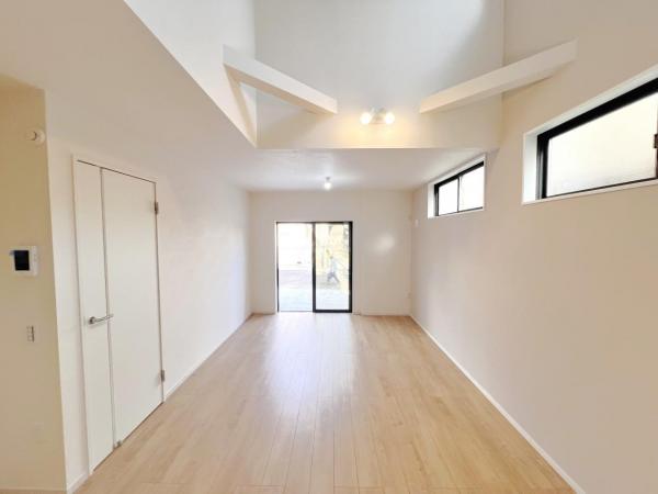 海老名市国分寺台4期 戸建 リビングダイニング