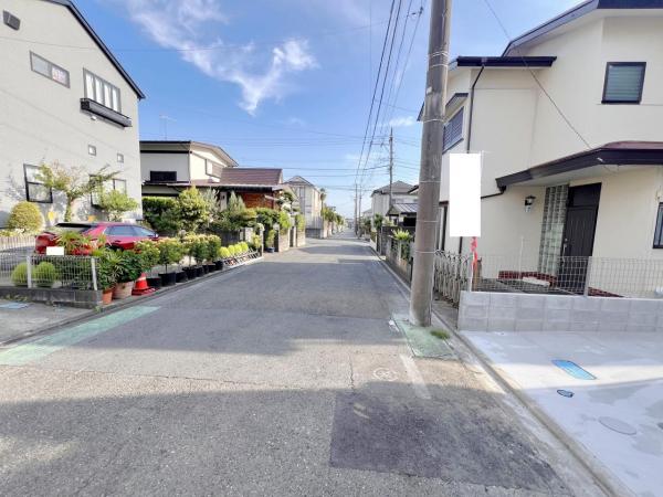 海老名市国分寺台4期 戸建 前面道路含む現地写真