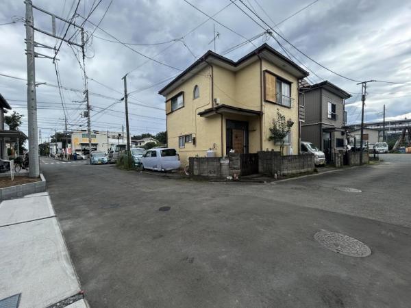 武蔵村山市伊奈平５丁目 戸建 前面道路含む現地写真