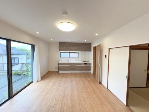 横浜市栄区公田町 中古戸建 リビングダイニング