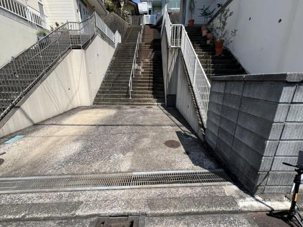 横須賀市小原台 中古戸建 駐車場